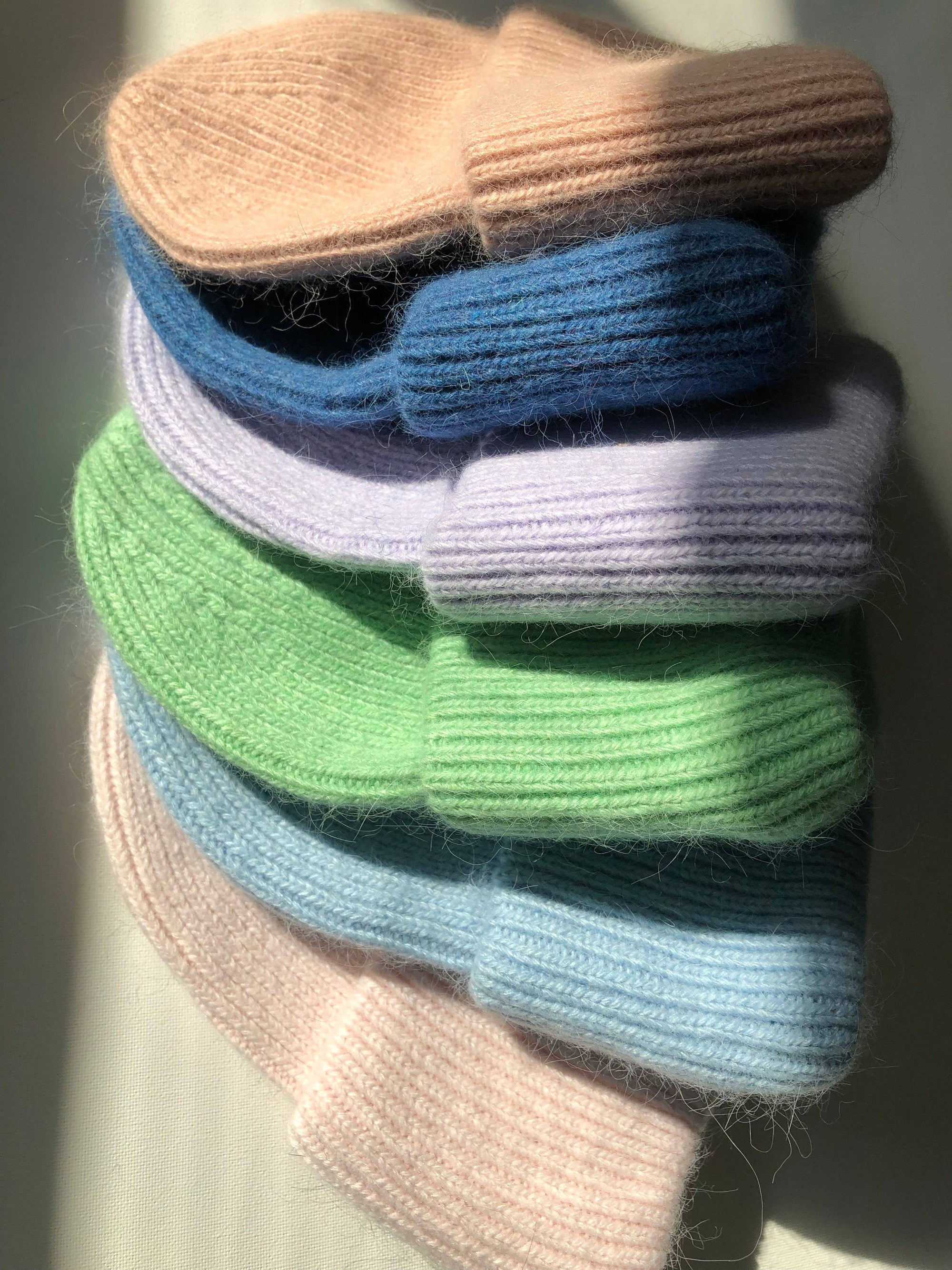 ROYAL ANGORA WOOL BEANIE - snow pastel