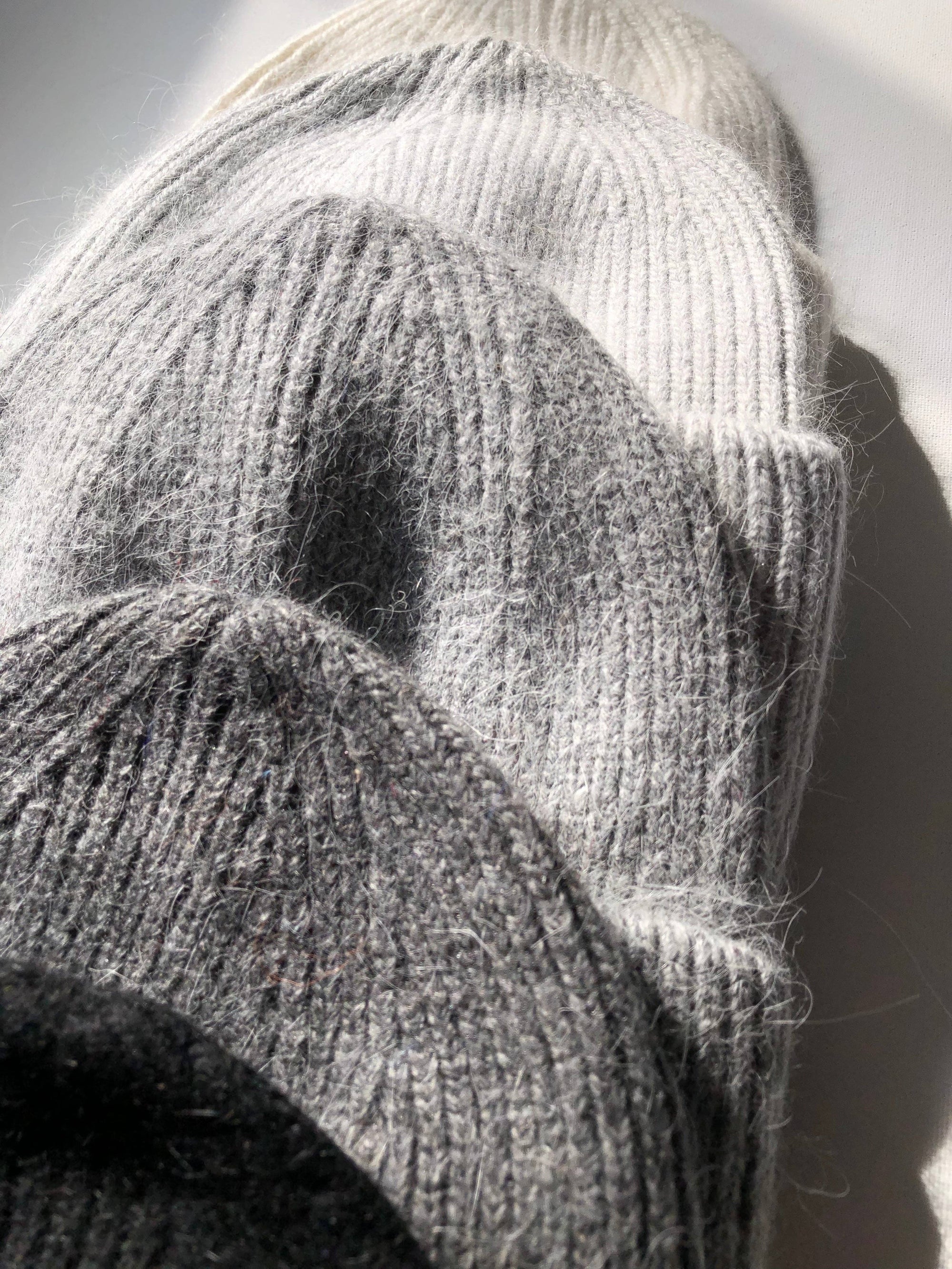 ROYAL ANGORA BEANIE - neutral