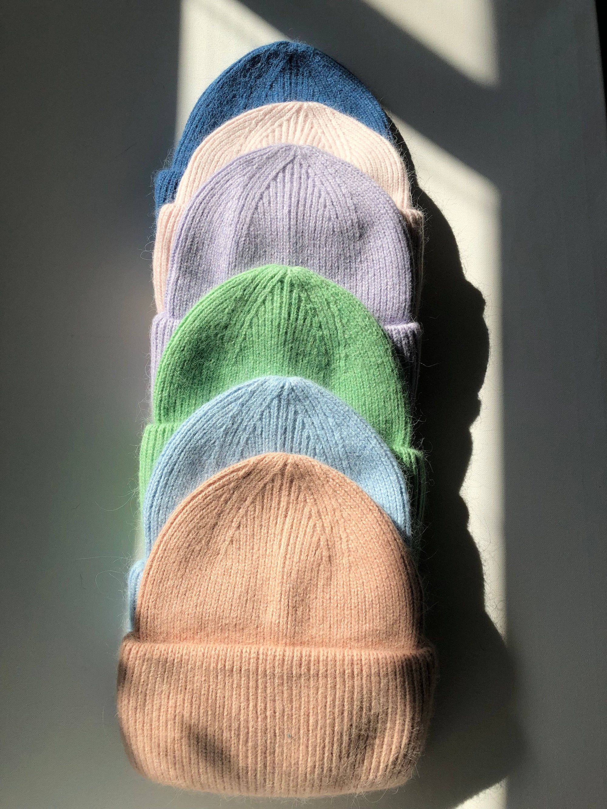 ROYAL ANGORA WOOL BEANIE - snow pastel