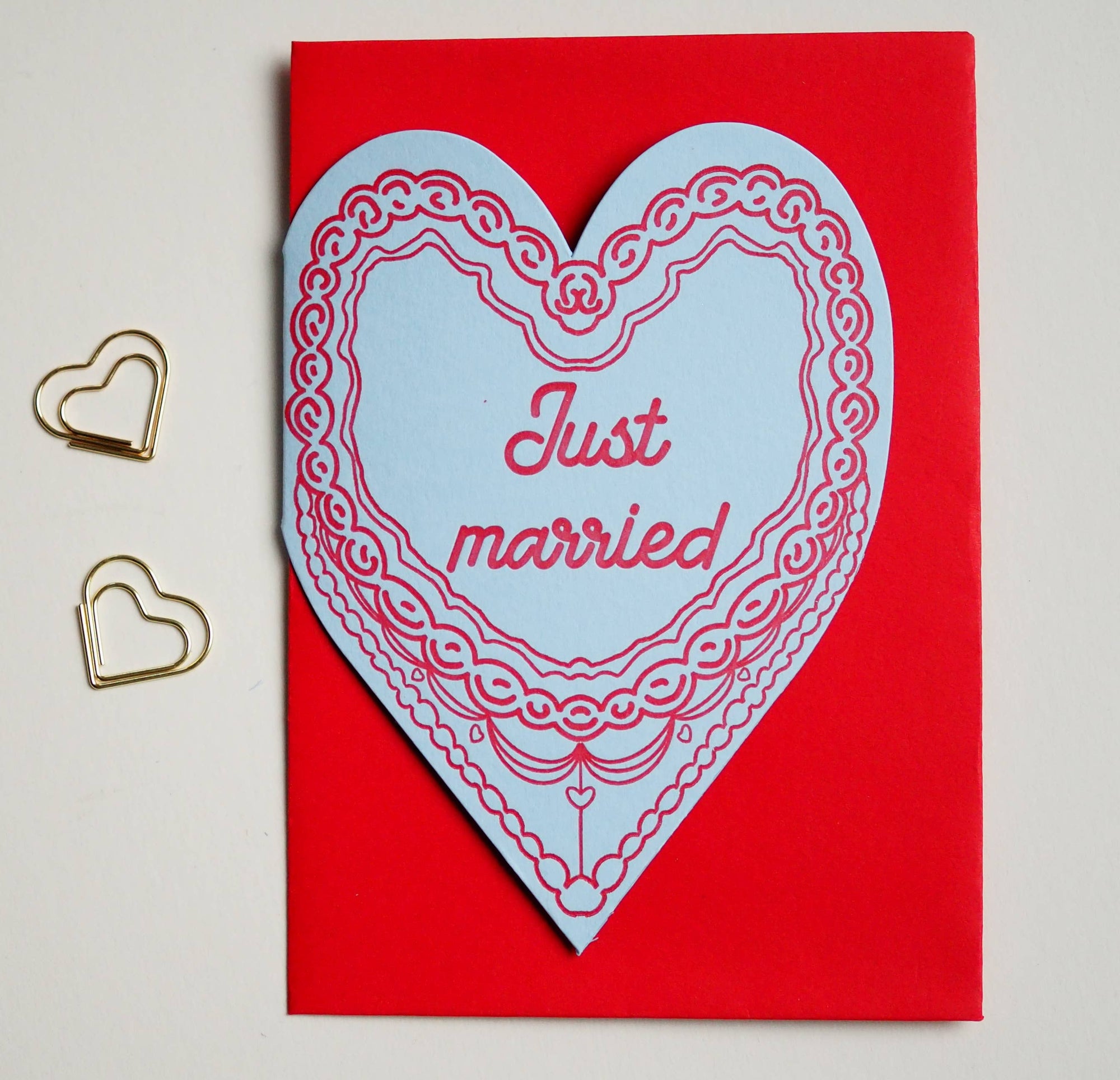 Just married wedding cake heart card