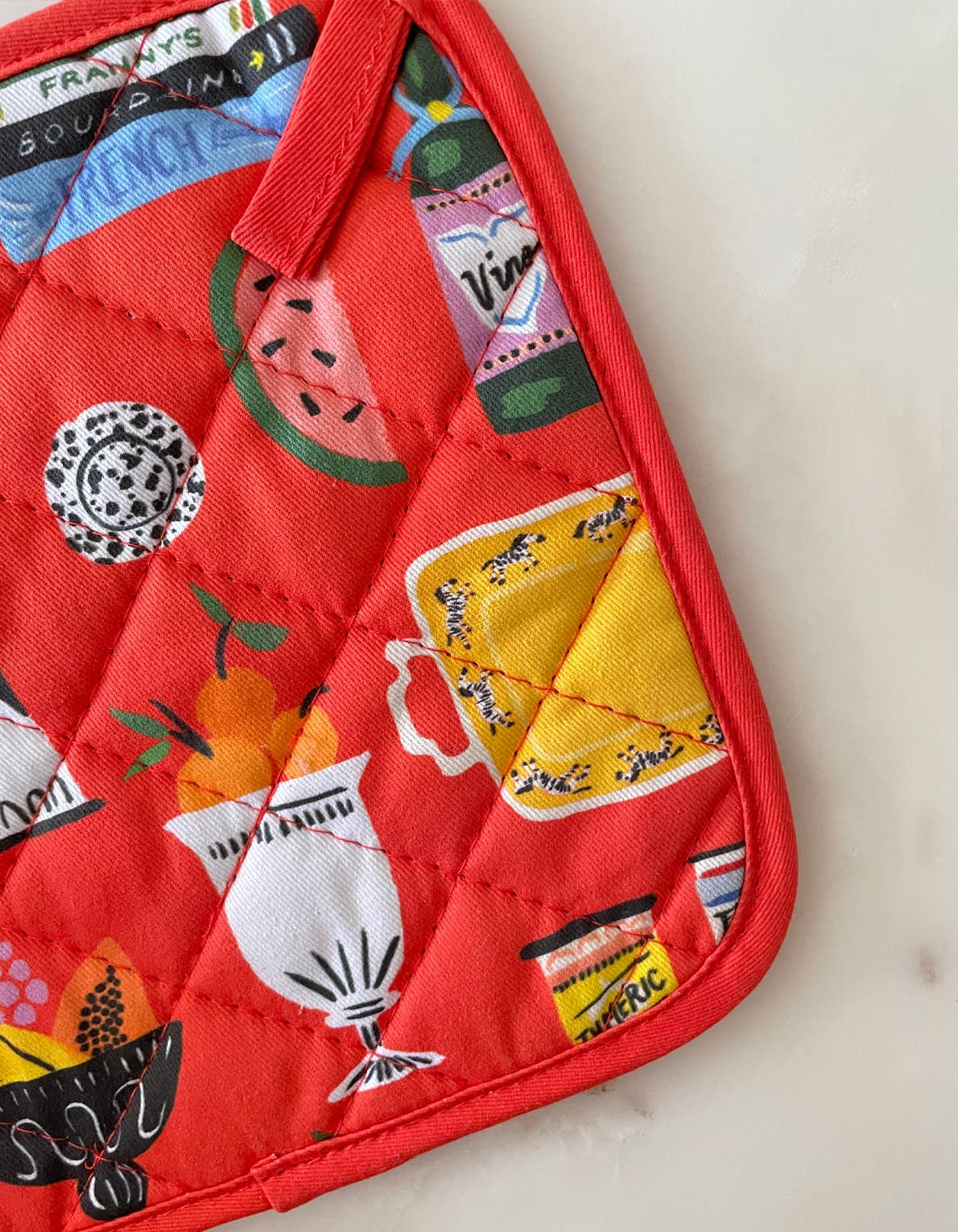 Kitchen Shelf Oven Mitt + Pot Holder Set