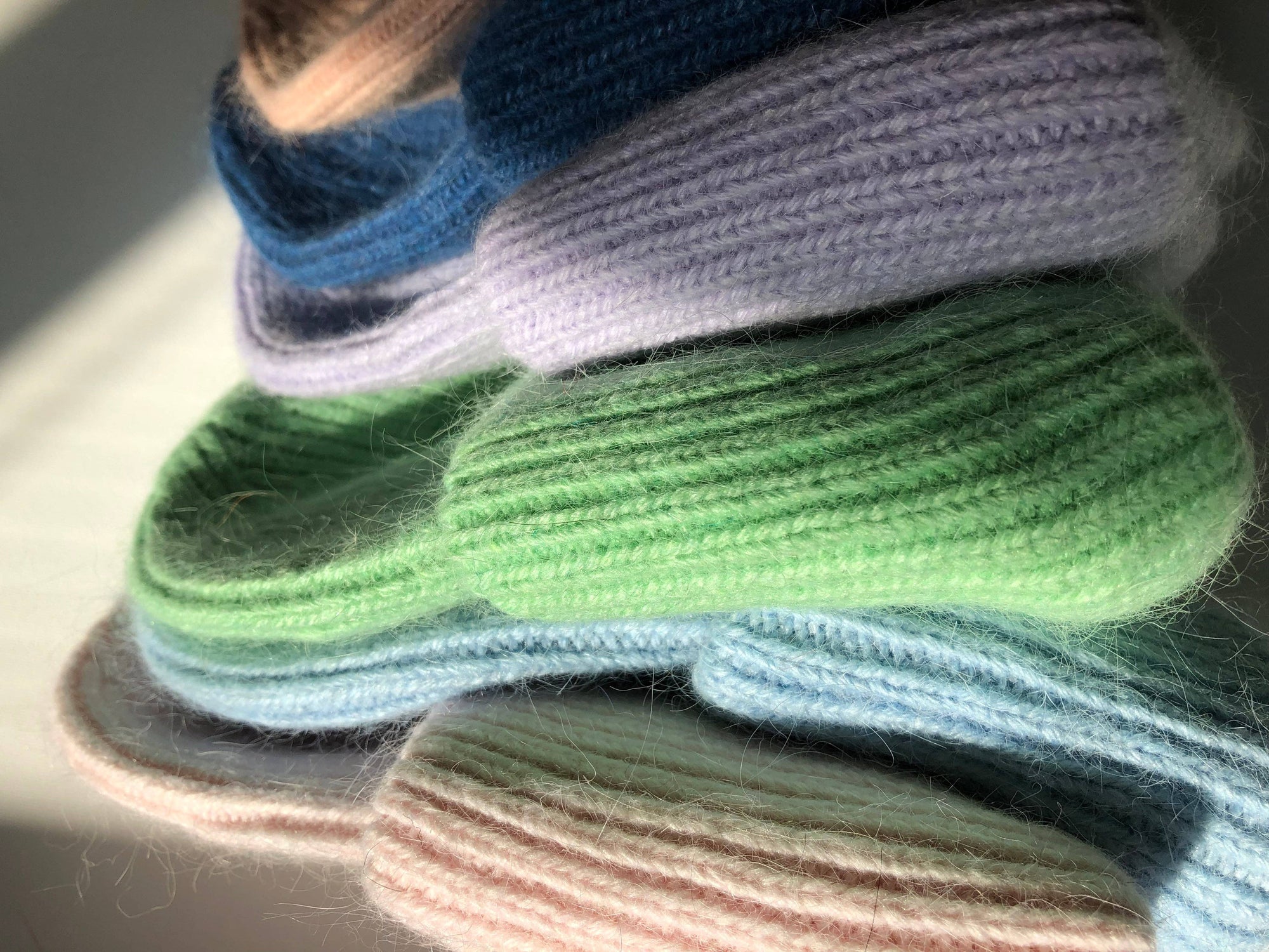 ROYAL ANGORA WOOL BEANIE - snow pastel