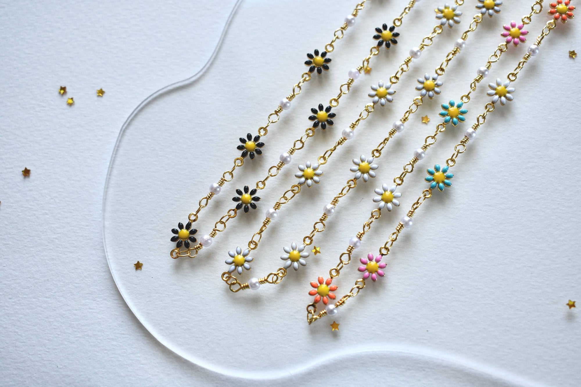 Bright Daisy Flower Pearl Chain Necklace