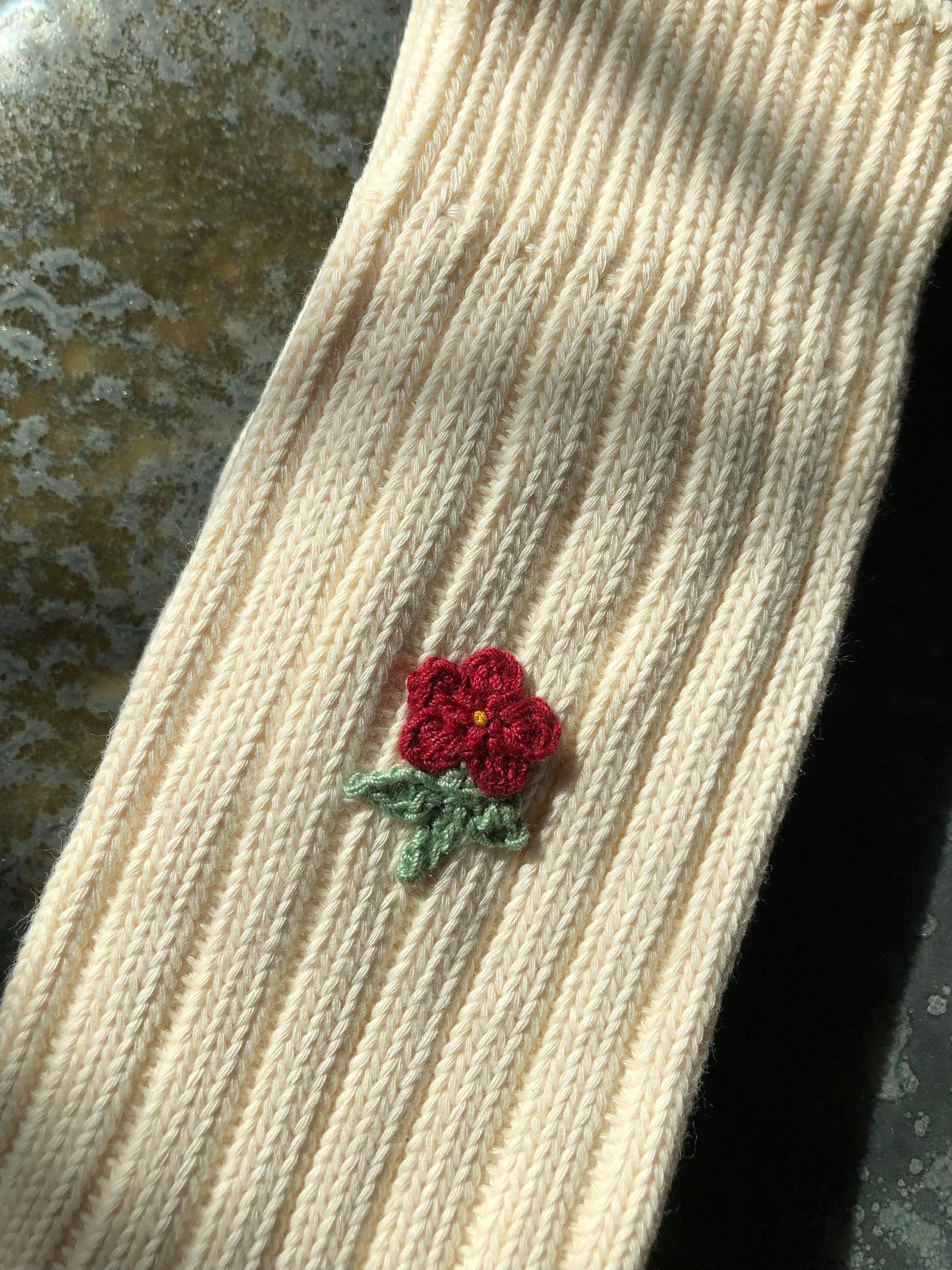 CROCHET FIELD ROSE SOCKS