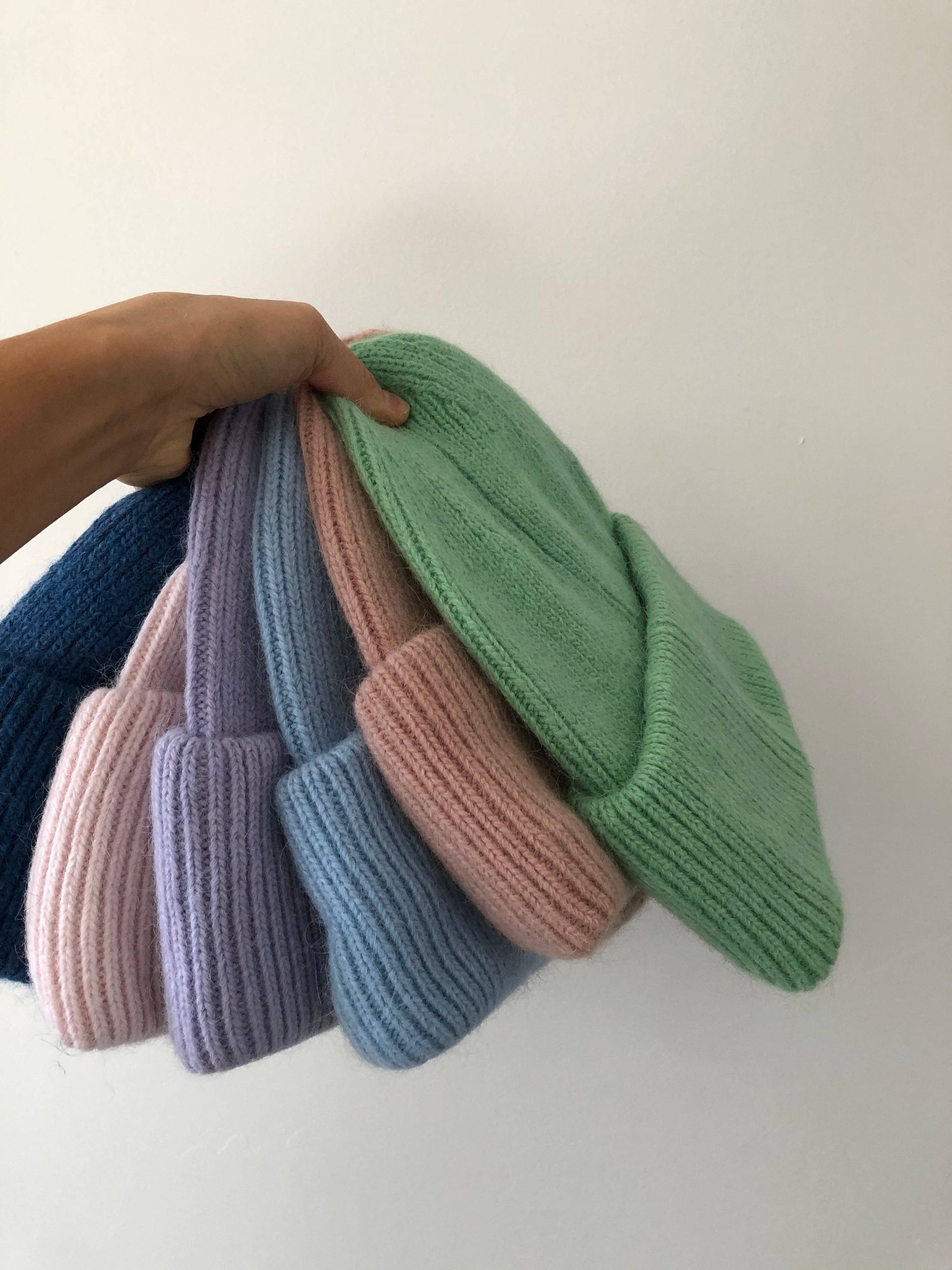 ROYAL ANGORA WOOL BEANIE - snow pastel