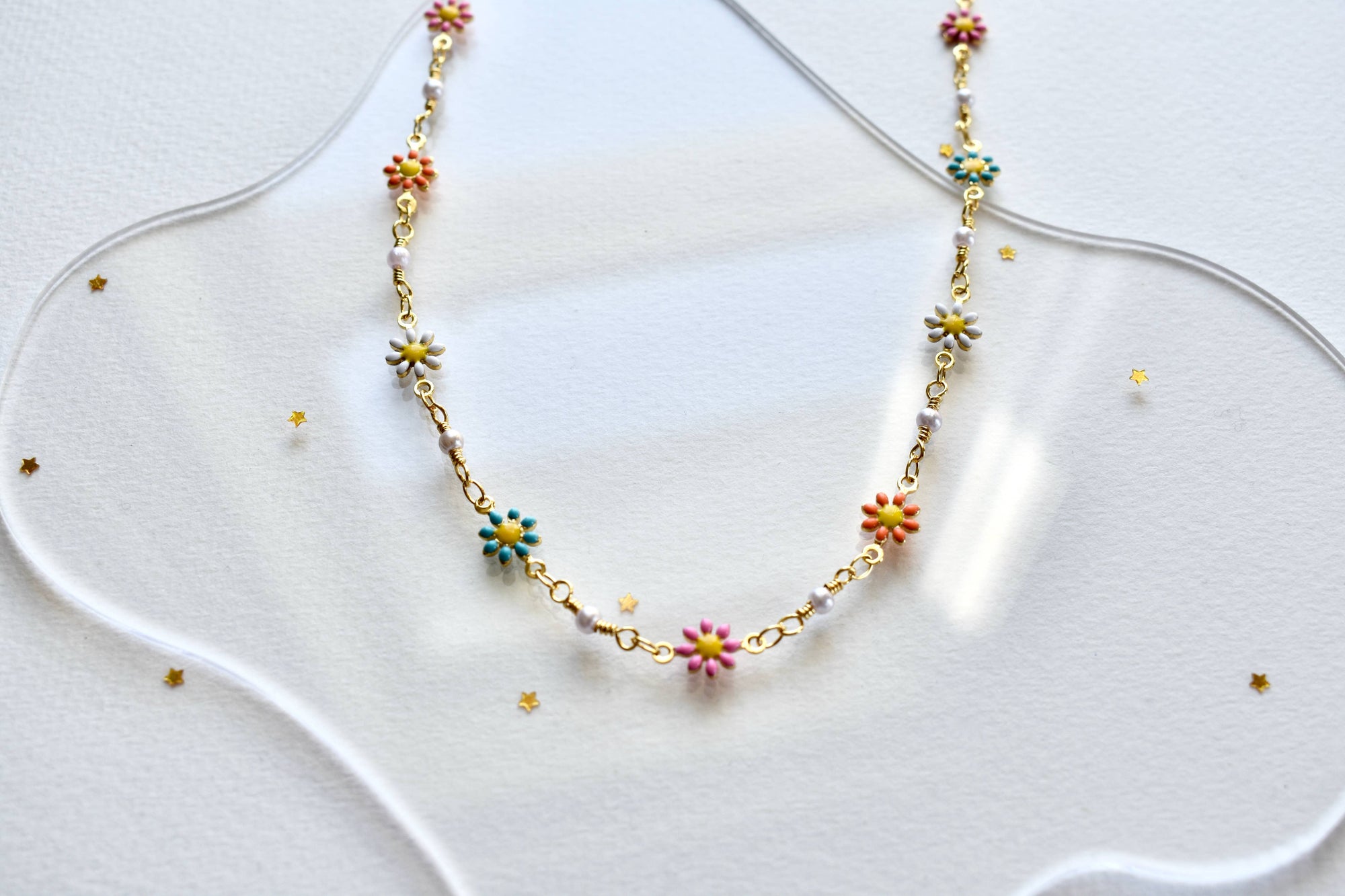 Bright Daisy Flower Pearl Chain Necklace