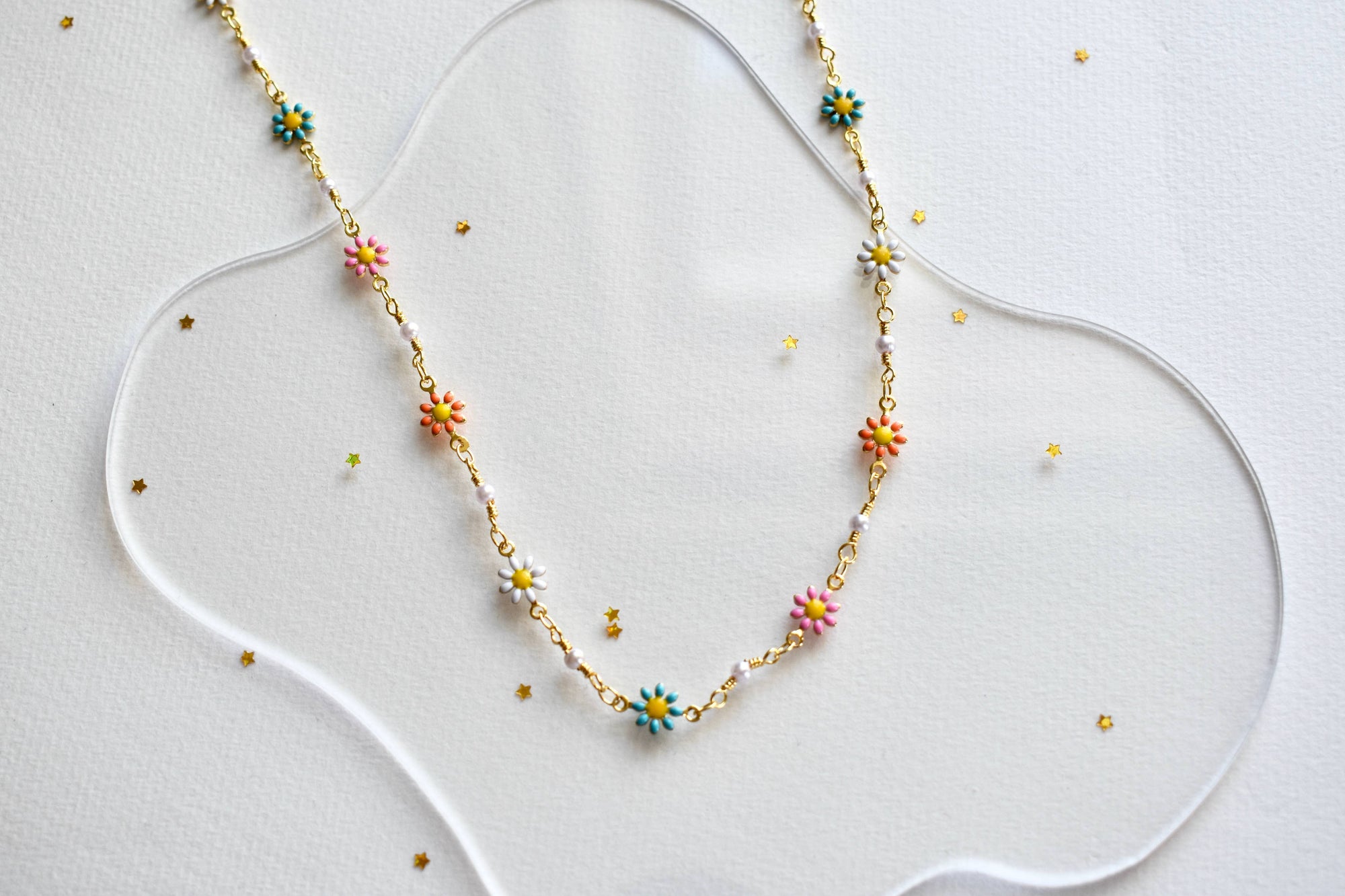 Bright Daisy Flower Pearl Chain Necklace