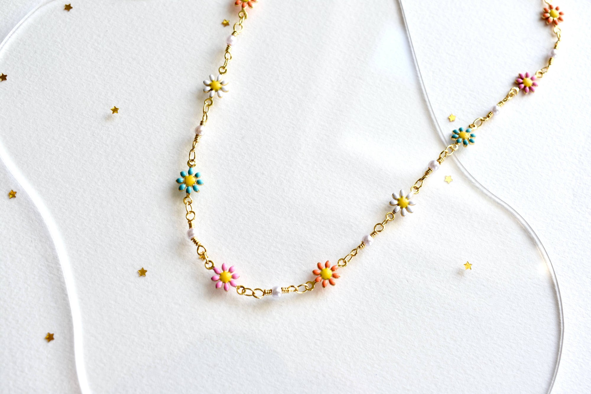 Bright Daisy Flower Pearl Chain Necklace